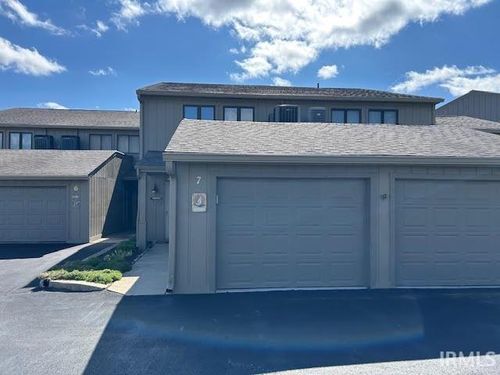 12601 N Pleasant Grove Rd, Syracuse, IN, 46567-9709 | Card Image