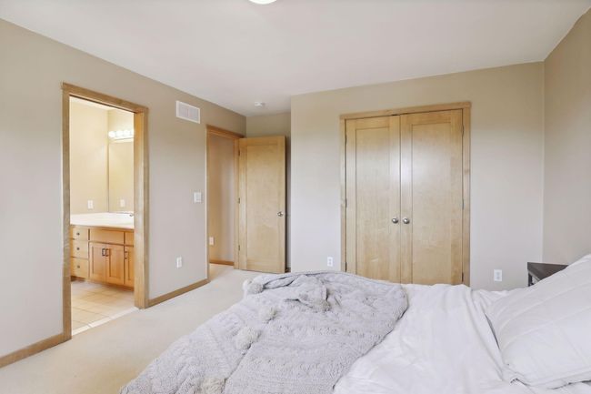Spacious upper level, 2nd bedroom features an convenient Jack and Jill bath! | Image 28