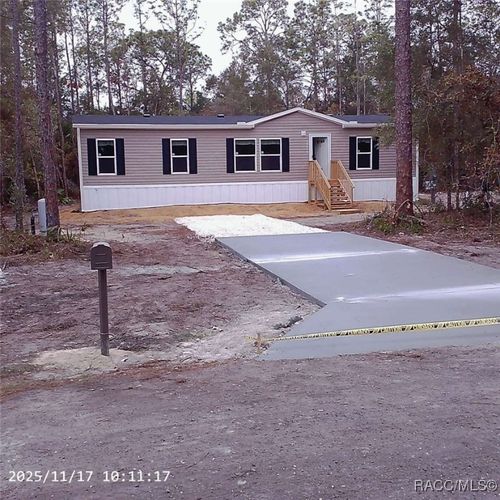 10215 W Ohio Dr, Crystal River, FL, 34428-9694 | Card Image