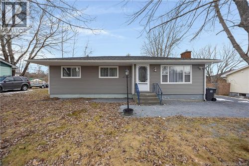 9 Dineen Cres, Hampton, NB, E5N6A2 | Card Image