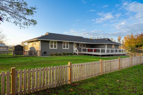 8575 240 St, Langley, BC, V1M3R2 | Card Image