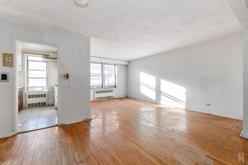apt-6h-33 92nd St, Jackson Heights, NY, 11372-1816 | Card Image