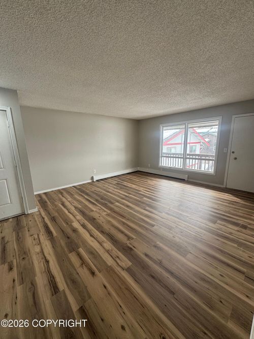 apt-6-3926 E 3rd Ave, Anchorage, AK, 99508-2152 | Card Image