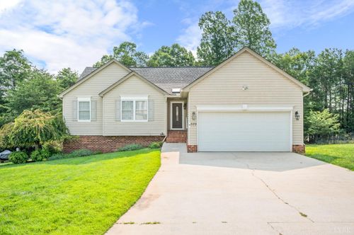 529 Addie Way, Lynchburg, VA, 24501-7298 | Card Image