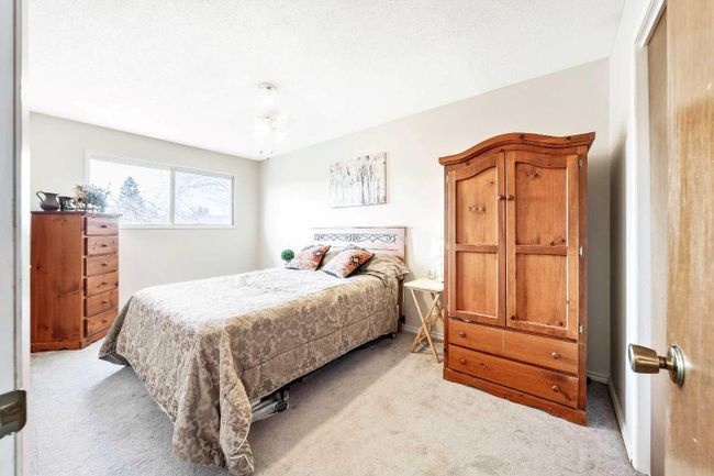 143 Pinemill Way Ne, Home with 2 bedrooms, 2 bathrooms and 8 parking in Calgary AB | Image 13