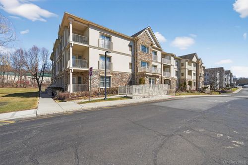 304-28 N De Baun Ave, Suffern, NY, 10901 | Card Image