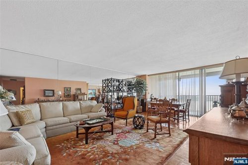 6 Horizon Rd, Fort Lee, NJ, 07024-6652 | Card Image