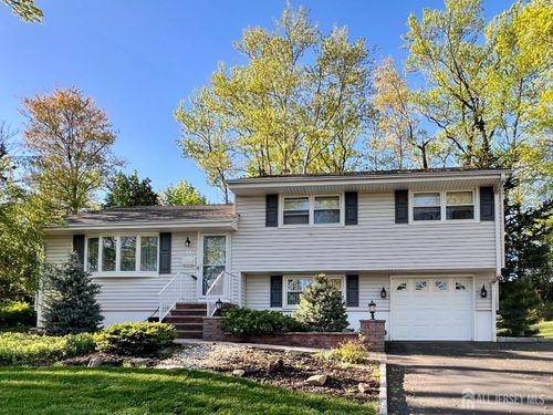 51 Salem Ct, Metuchen, NJ, 08840-1121 | Card Image