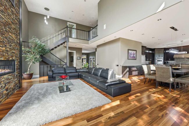 2216 8 Street Ne, Home with 4 bedrooms, 4 bathrooms and 4 parking in Calgary AB | Image 7