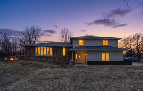 2063 Parkway Dr, North Saint Paul, MN, 55109-4103 | Card Image