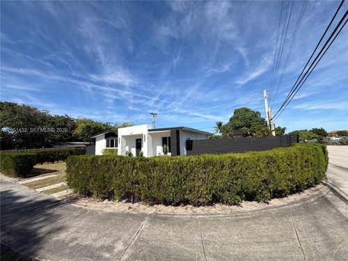 299 Ne 46th St, Deerfield Beach, FL, 33064-3438 | Card Image