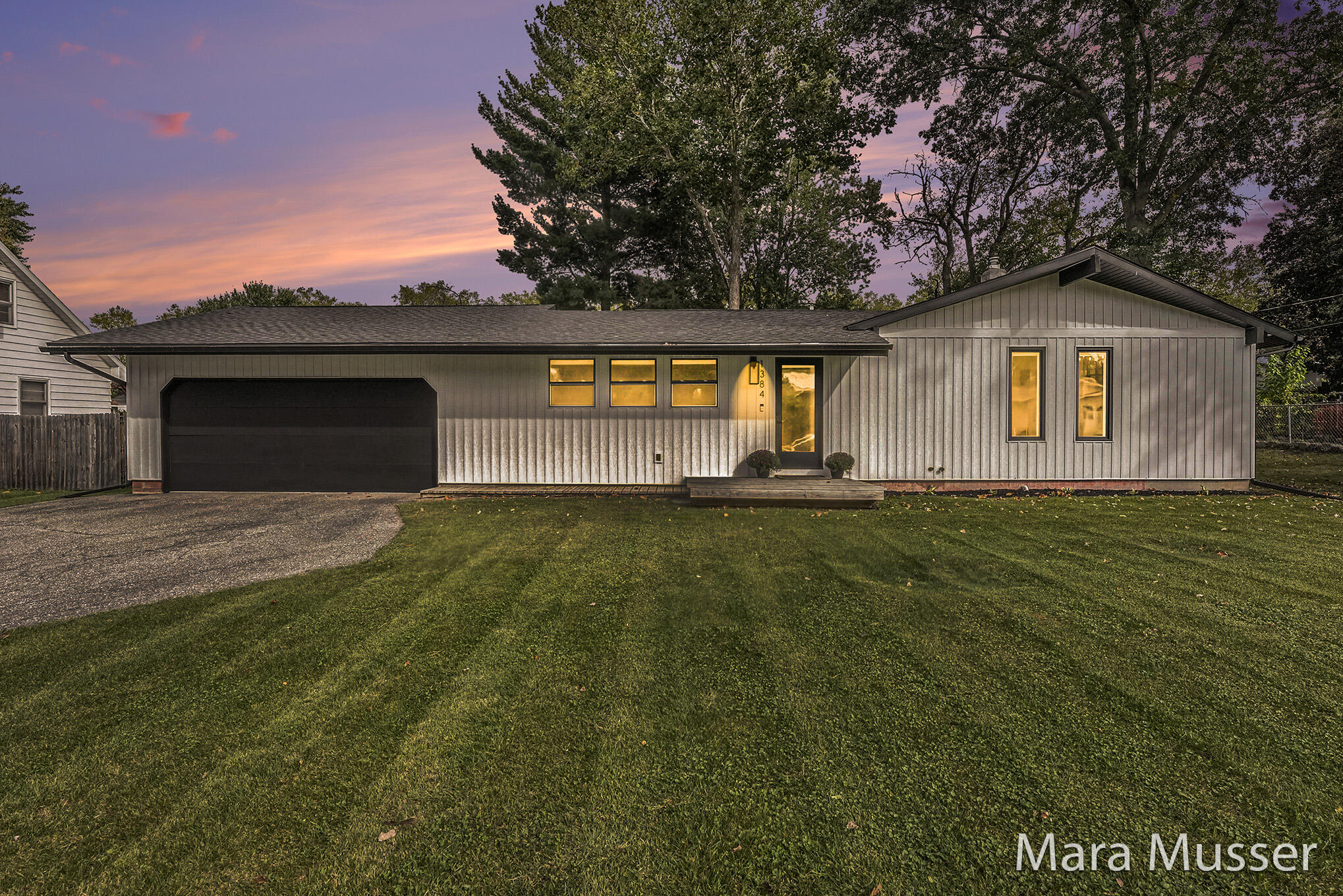Lamont Ave, Grand Rapids, MI 49504