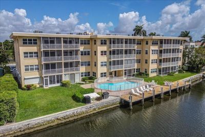 405 - 1332 Bayview Dr, Condo with 2 bedrooms, 2 bathrooms and null parking in Fort Lauderdale FL | Image 1