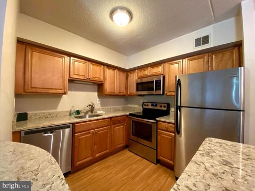 5200 Hilltop Dr, BROOKHAVEN, PA, 19015-1204 | Card Image