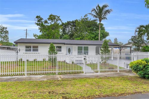 17130 Nw 51st Pl, Miami Gardens, FL, 33055-4129 | Card Image