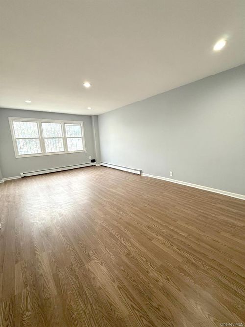 1-61 55th Dr, Maspeth, NY, 11378-2402 | Card Image