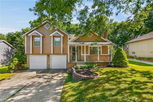2007 Se 5th St, Lee's Summit, MO, 64063-3467 | Card Image