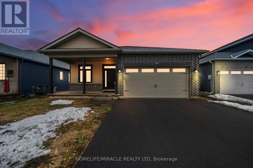 35 Allen Street, Prince Edward County (Picton Ward), ON, K0K2T0 | Card Image