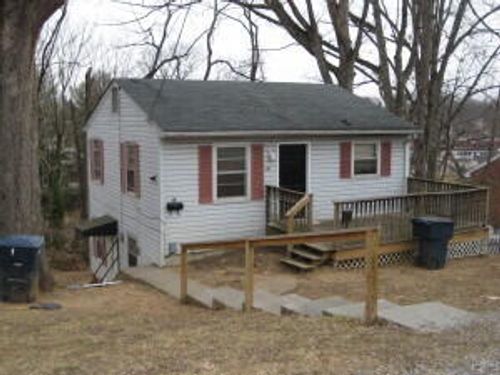 28 Hillcrest Ave Ne, Roanoke, VA, 24012-4724 | Card Image