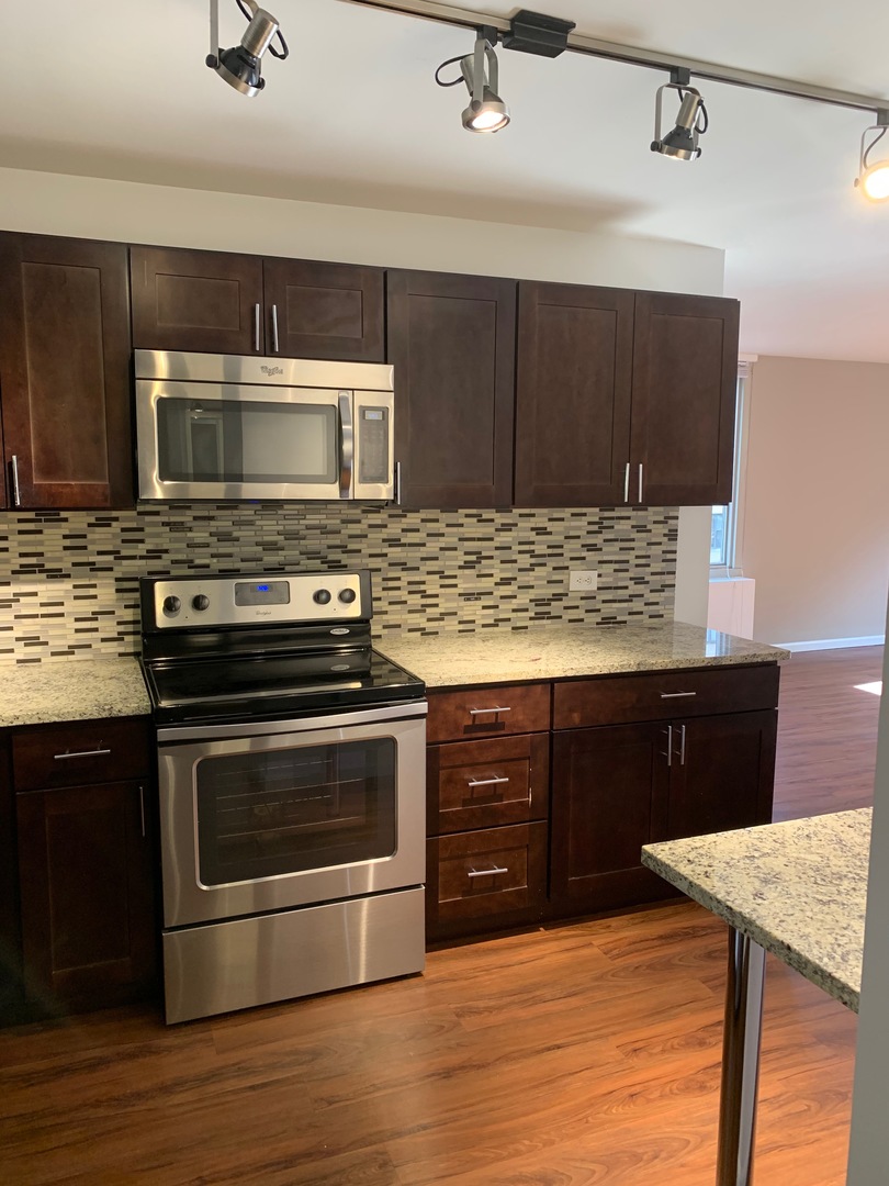 2002 860 N Dewitt Place, For Rent in Chicago Zoocasa