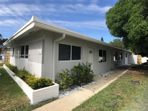 3-1061 Ne 34th St, Oakland Park, FL, 33334-2817 | Card Image