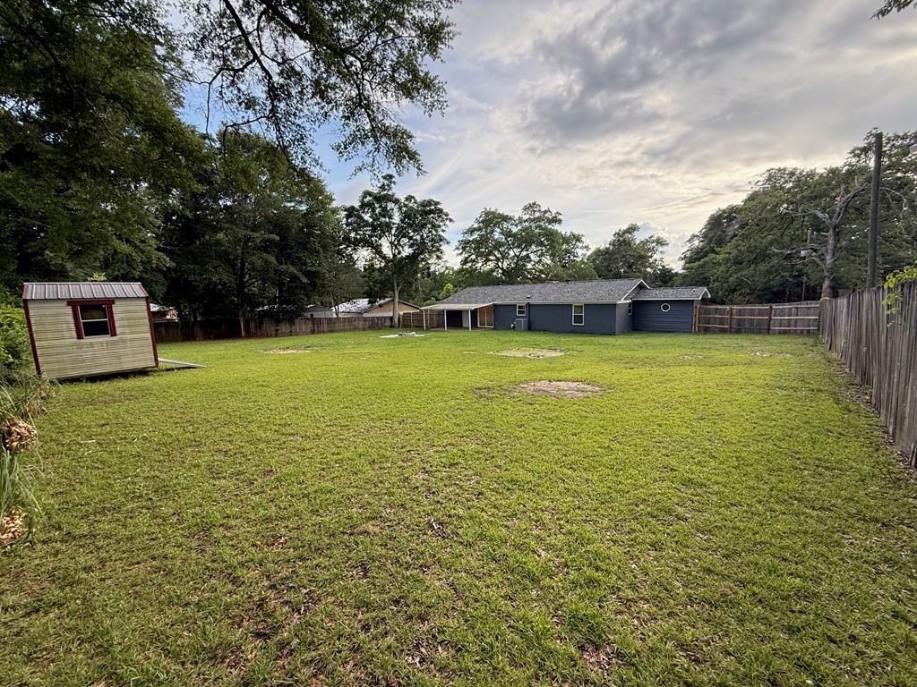 Residential Lease in Midland City 5