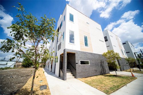 236 Urbane Crest Dr, Fort Worth, TX, 76107-1405 | Card Image