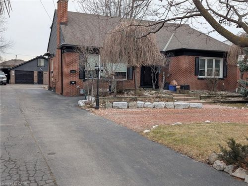 101 Centennial Pky S, Stoney Creek, ON, L8G2C7 | Card Image