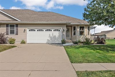 680 Miles St, Condo with 2 bedrooms, 2 bathrooms and null parking in Robins IA | Image 2