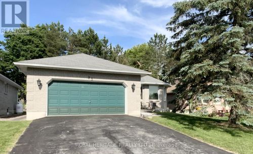 25 Hillview Dr, Bobcaygeon, ON, K0M1A0 | Card Image