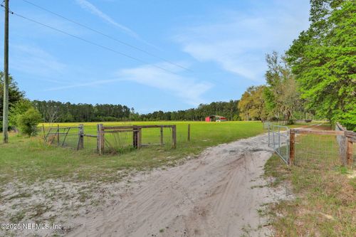156 Lee Ln, Interlachen, FL, 32148-5176 | Card Image