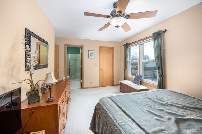 Full Private Bath and Walk In Closet | Image 13