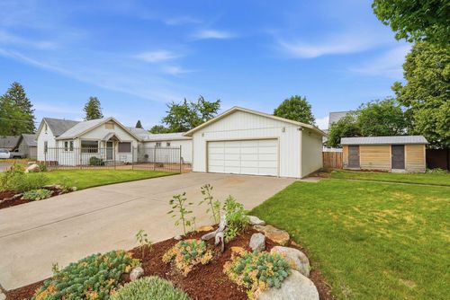 2028 E Mission Ave, Spokane, WA, 99202-2627 | Card Image