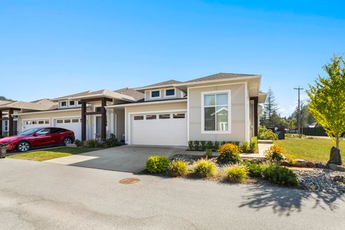 33-628 Mccombs Dr, Harrison Hot Springs, BC, V0M1K0 | Card Image