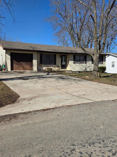 103 N Julie Ave, Mansfield, MO, 65704-8455 | Card Image