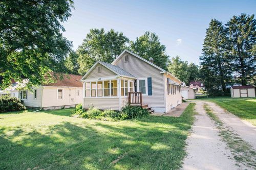 417 Buchanan St, Black River Falls, WI, 54615-1625 | Card Image