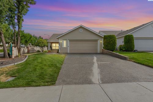 3101 W 34th Ave, Kennewick, WA, 99337-2591 | Card Image