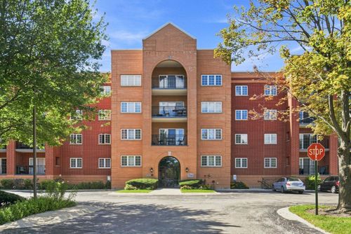 207-55 S Hale Street, Palatine, IL, 60067 | Card Image