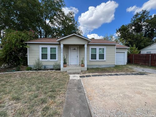 859 Oasis St, New Braunfels, TX, 78130-3718 | Card Image