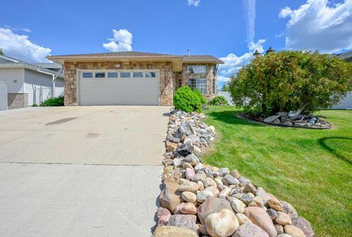 11321 95 St, Grande Prairie, AB, T8V6T6 | Card Image