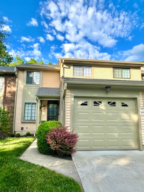 202 Shaker Heights Ln, Crestview Hills, KY, 41017-2236 | Card Image