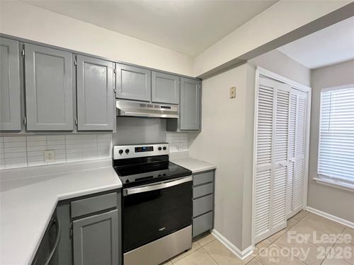 2901 Iron Gate Ln, Charlotte, NC, 28212-3635 | Card Image