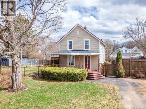 64 Park St, Sussex, NB, E4E1V1 | Card Image