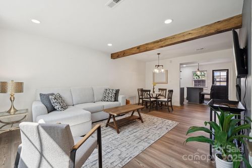 8838 Hunter Ridge Dr, Charlotte, NC, 28226-4686 | Card Image