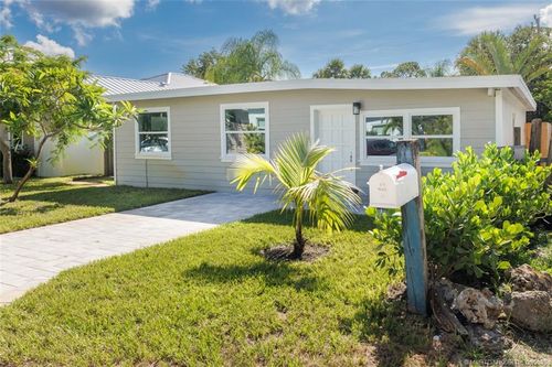 1073 Orange Ave, Jensen Beach, FL, 34957-6238 | Card Image