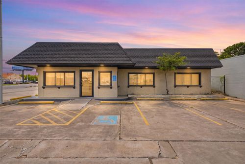 2501 Franklin Ave, Waco, TX, 76710-7433 | Card Image