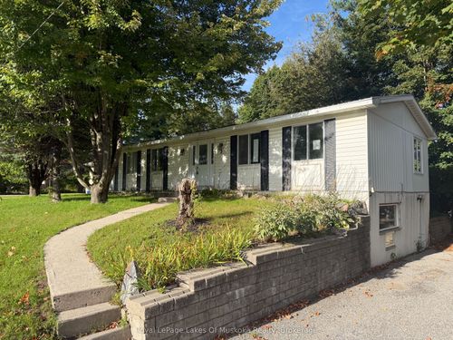 3 Wellington St, Bracebridge, ON, P1L1E8 | Card Image