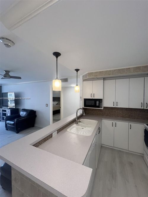 apt-205-3545 Ne 167th St, North Miami Beach, FL, 33160-3501 | Card Image