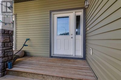 158 Hampton Close, Townhouse with 3 bedrooms, 3 bathrooms and 2 parking in Penhold AB | Image 3