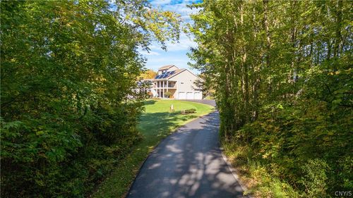 6687 Beach Rd, Syracuse, NY, 13209-9711 | Card Image